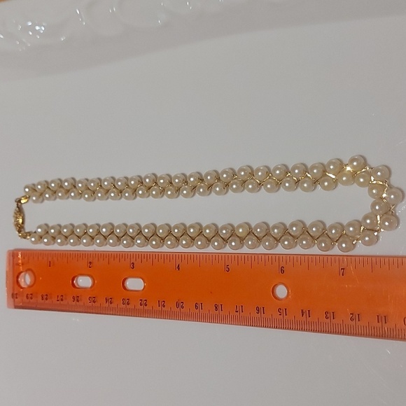 Vibtage Avon faux pearl necklace - Picture 5 of 6